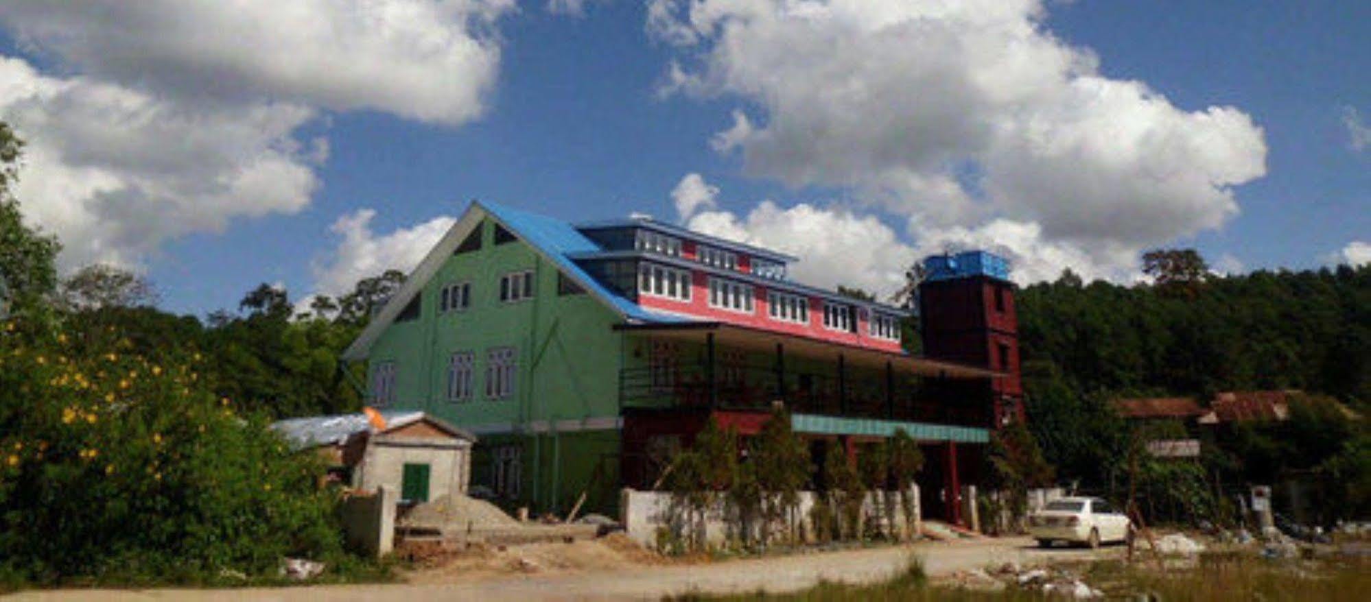Railroad Hotel Кало Екстер'єр фото
