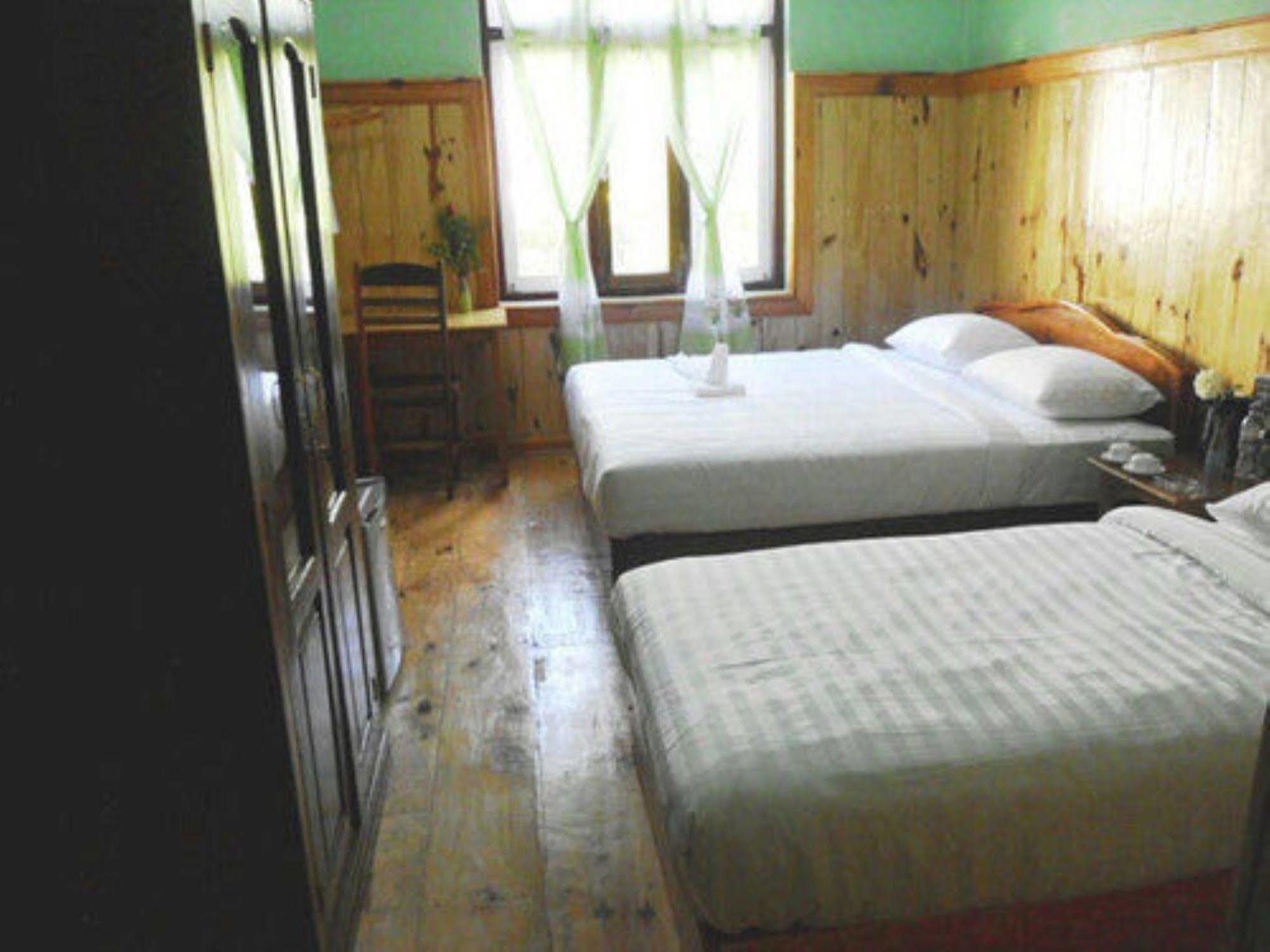 Railroad Hotel Кало Екстер'єр фото