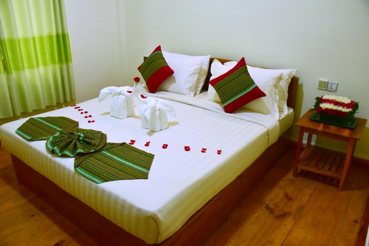 Railroad Hotel Кало Екстер'єр фото