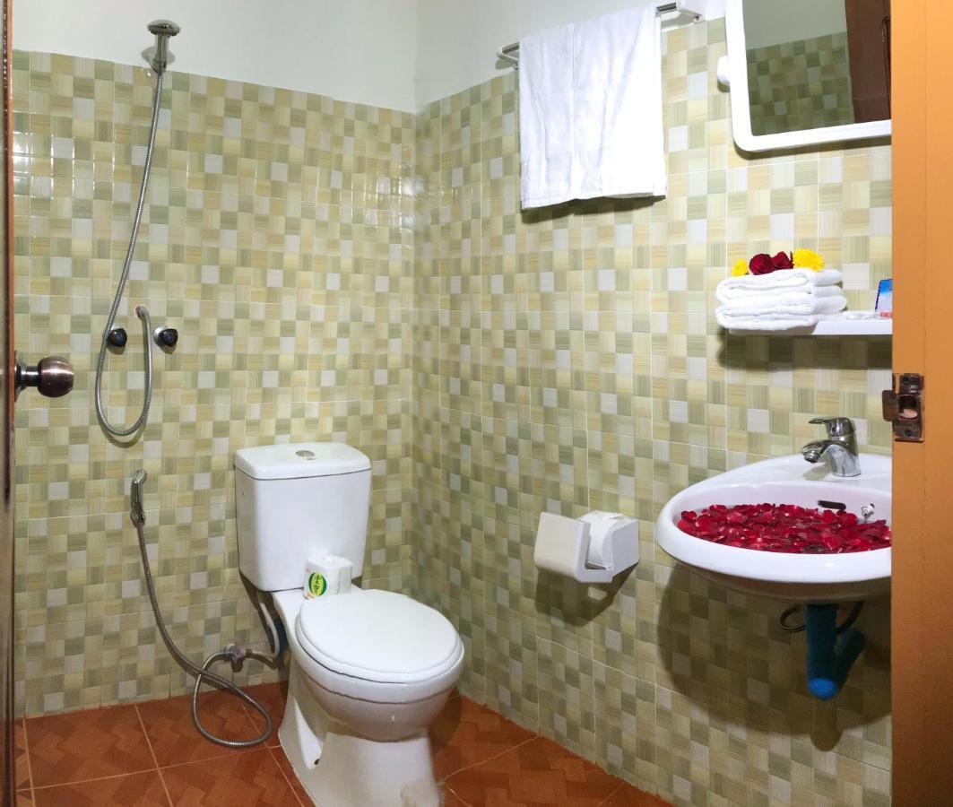 Railroad Hotel Кало Екстер'єр фото