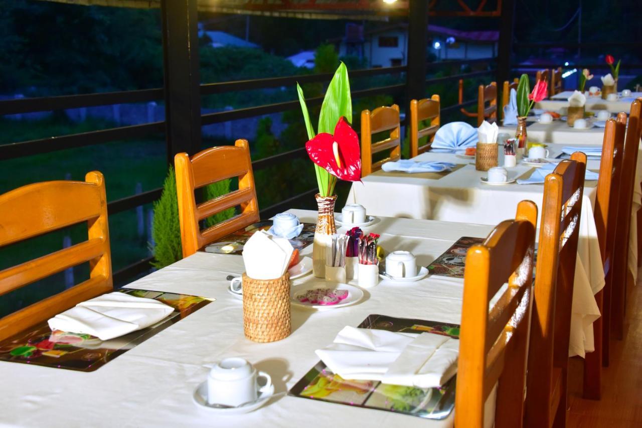 Railroad Hotel Кало Екстер'єр фото